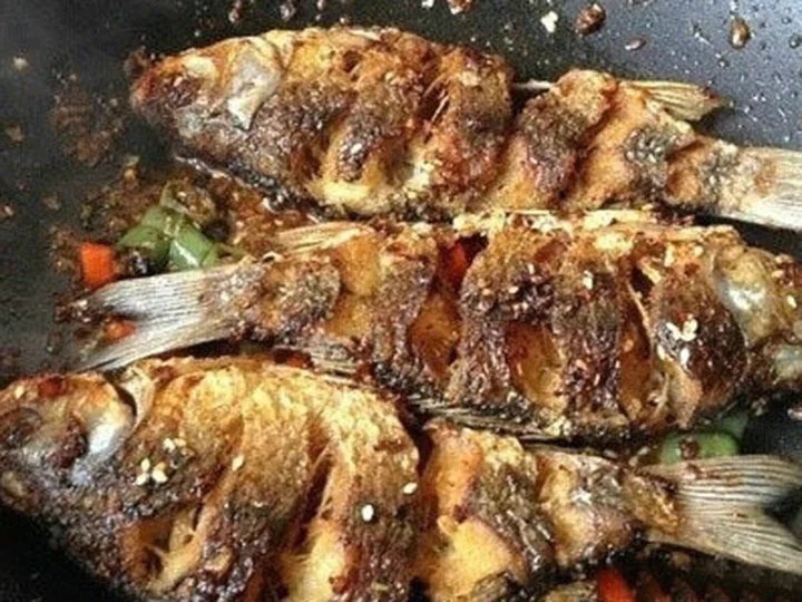 好吃到停不下筷子的香酥烤鱼，做法简单，少油少盐，吃起来更健康
